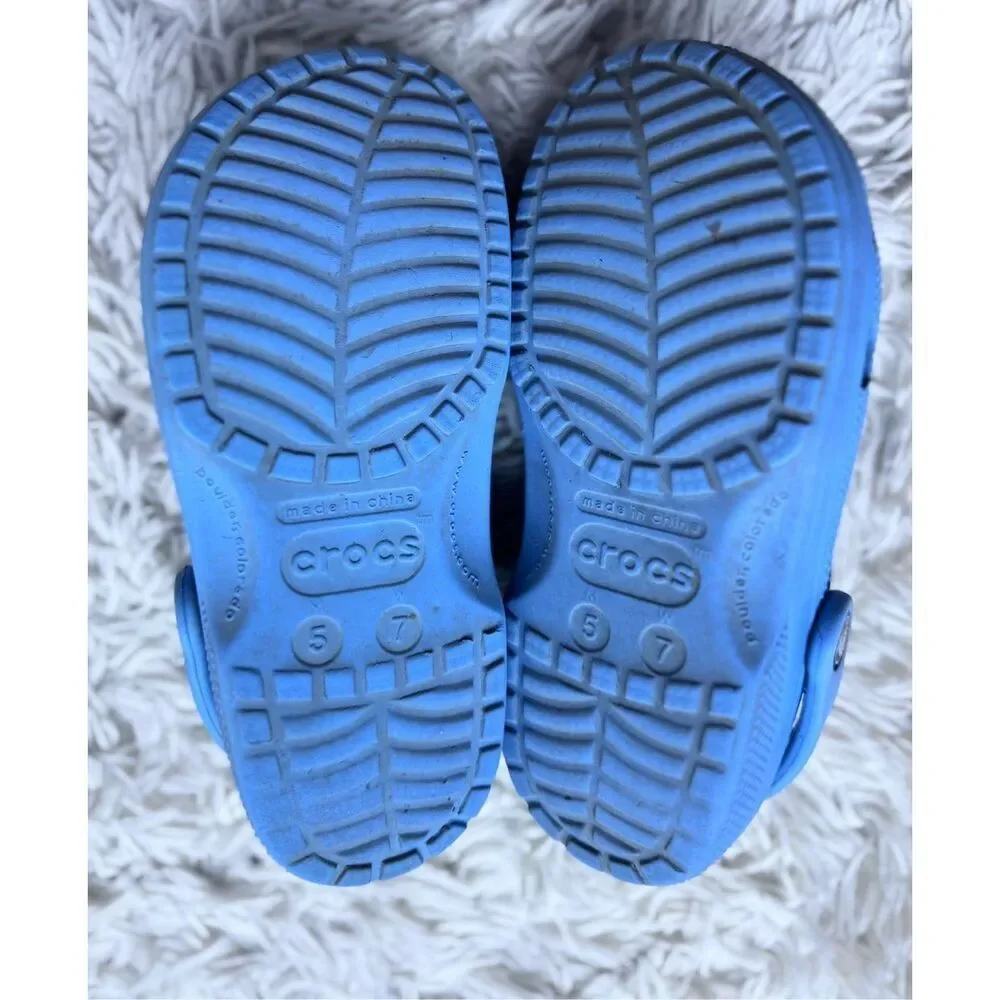 Unisex Light Blue Crocs Size M 5 W 7